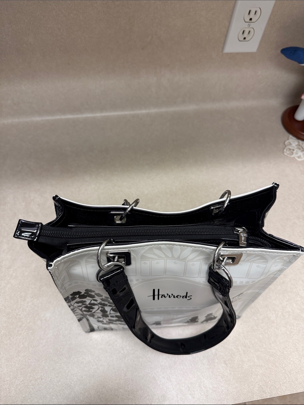 Harrods Black & White Graphic Cityscape Tote - Picture 3 of 8